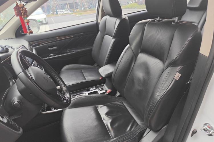 Used Mitsubishi Outlander 2019 2.0L Two-Wheel Drive Comfort Edition 5 Seats China V Standard Left Front Seat