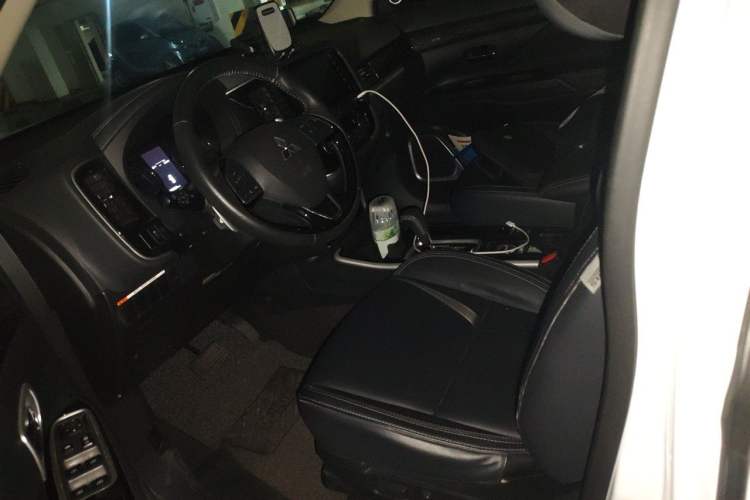 Used Mitsubishi Outlander 2019 2.4L 4x4 Zhi Xiang Edition 5 Seats China VI Standard Left Front Seat