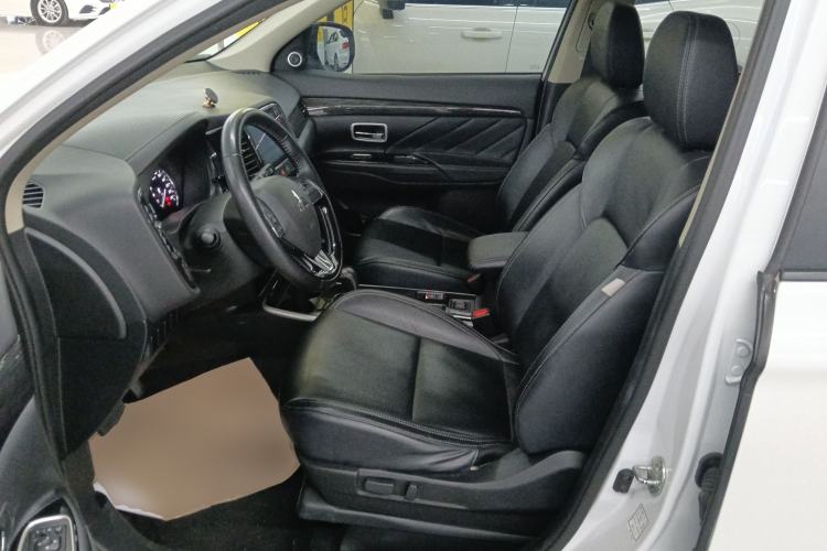 Used Mitsubishi Outlander 2019 2.0L Two-Wheel Drive Comfort Edition 5 Seats China VI Standard Left Front Seat