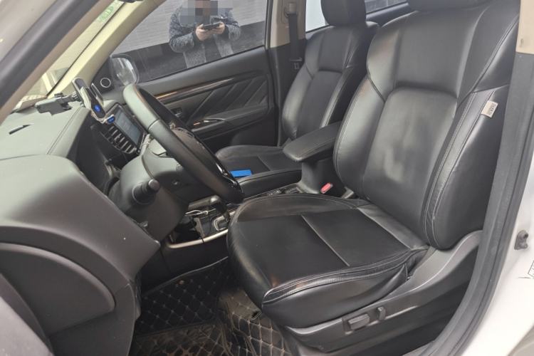 Used Mitsubishi Outlander 2019 2.0L Two-Wheel Drive Comfort Edition 5 Seats China VI Standard Left Front Seat