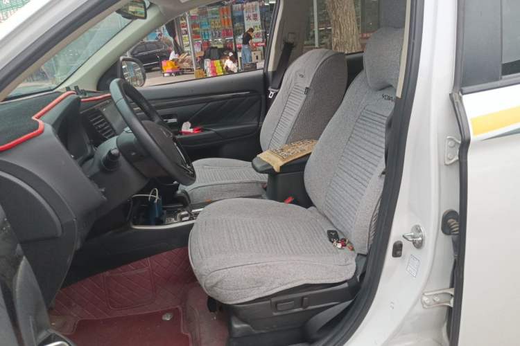 Used Mitsubishi Outlander 2019 2.0L Two-Wheel Drive Comfort Edition 5 Seats China V Standard Left Front Seat