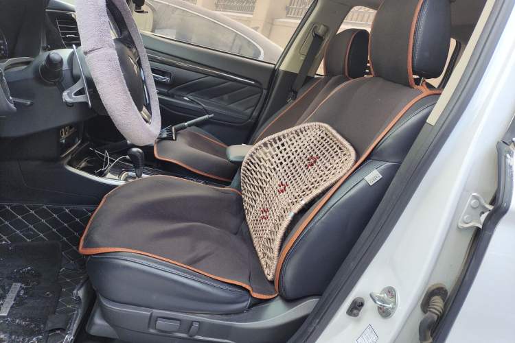 Used Mitsubishi Outlander 2019 2.4L 4x4 Zhi Xiang Edition 5 Seats China VI Standard Left Front Seat