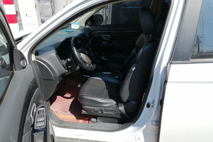 Used Mitsubishi Outlander 2019 2.0L Two-Wheel Drive Comfort Edition 5 Seats China V Standard Left Front Seat
