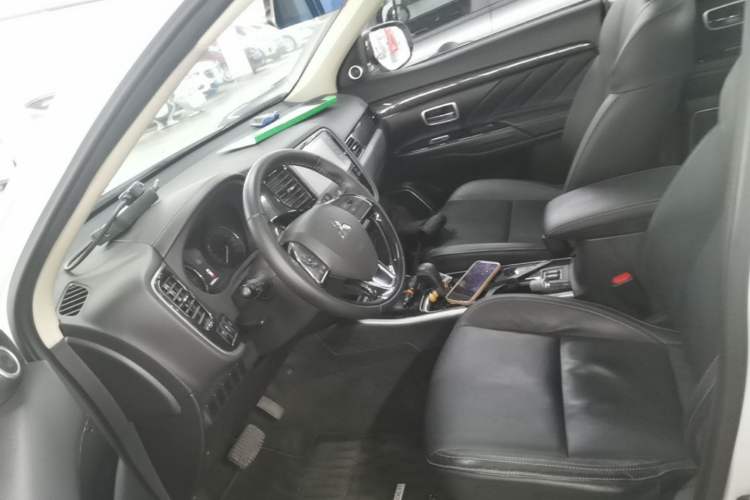 Used Mitsubishi Outlander 2019 2.0L Two-Wheel Drive Comfort Edition 5 Seats China V Standard Left Front Seat