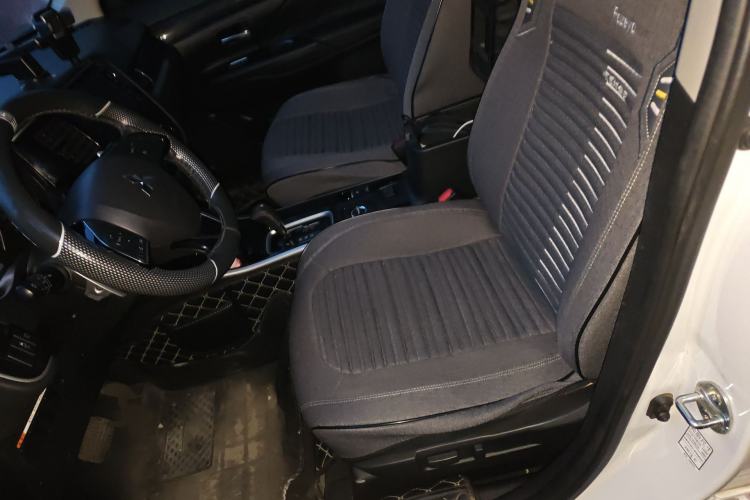 Used Mitsubishi Outlander 2019 2.4L 4x4 Zhi Xiang Edition 5 Seats China VI Standard Left Front Seat