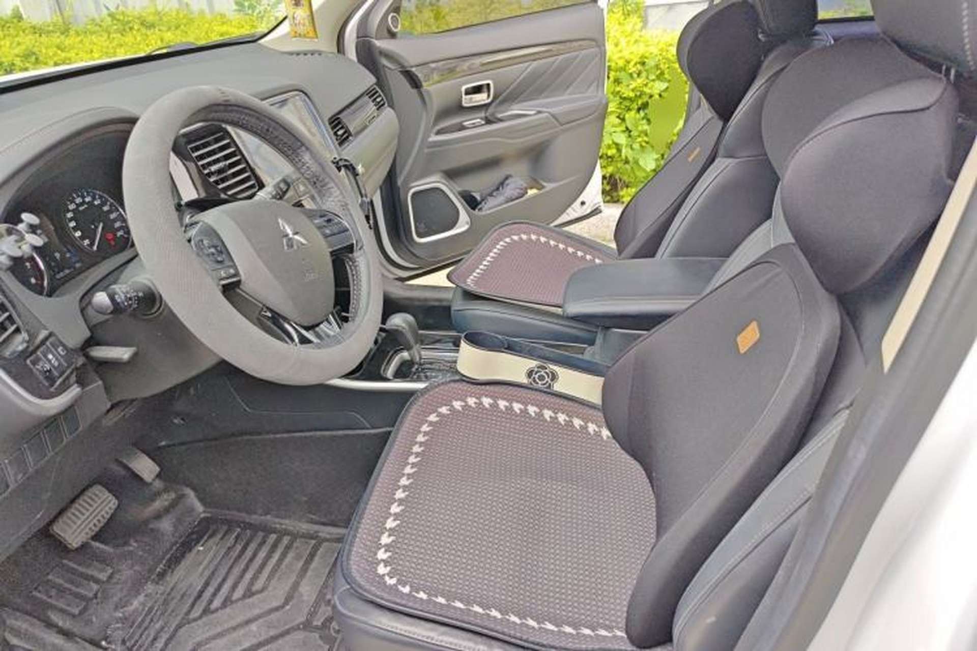 Used Mitsubishi Outlander 2019 2.0L Two-Wheel Drive Comfort Edition 5 Seats China VI Standard Left Front Seat