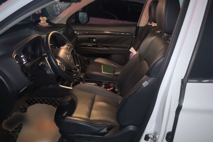 Used Mitsubishi Outlander 2019 2.4L 4x4 Zhi Xiang Edition 5 Seats China VI Standard Left Front Seat