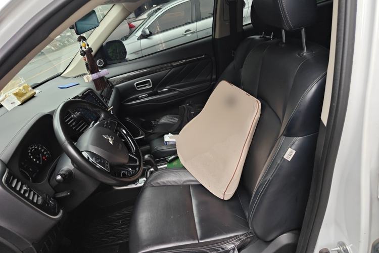 Used Mitsubishi Outlander 2019 2.0L Two-Wheel Drive Comfort Edition 5 Seats China V Standard Left Front Seat