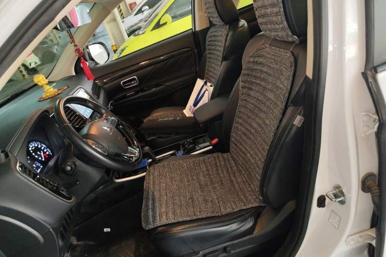 Used Mitsubishi Outlander 2019 2.0L Two-Wheel Drive Comfort Edition 5 Seats China VI Standard Left Front Seat