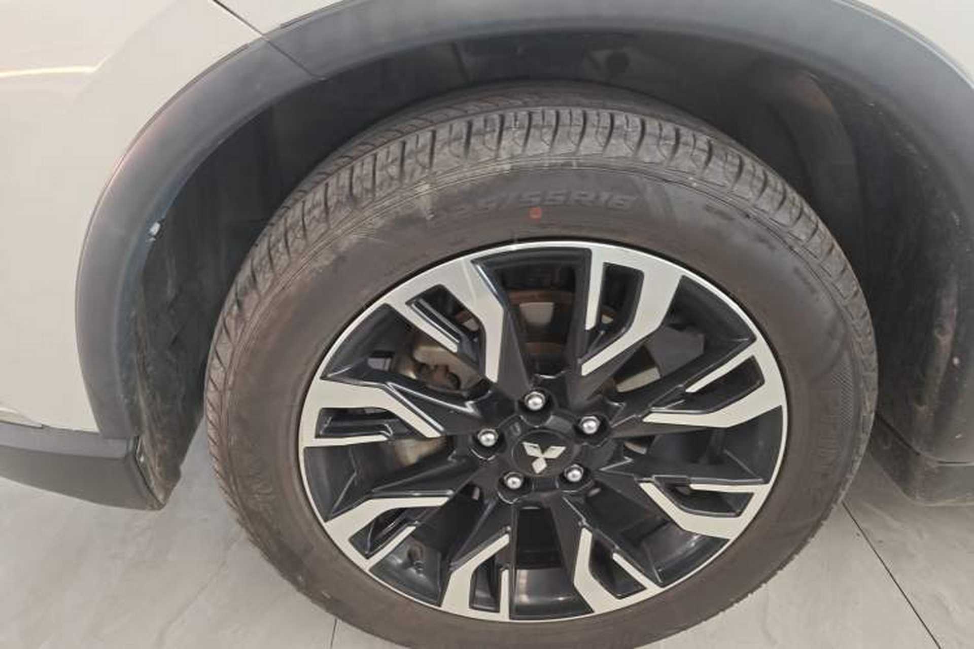 Used Mitsubishi Outlander 2019 2.4L 4x4 Zhi Xiang Edition 5 Seats China VI Standard Left Front Wheel Hub