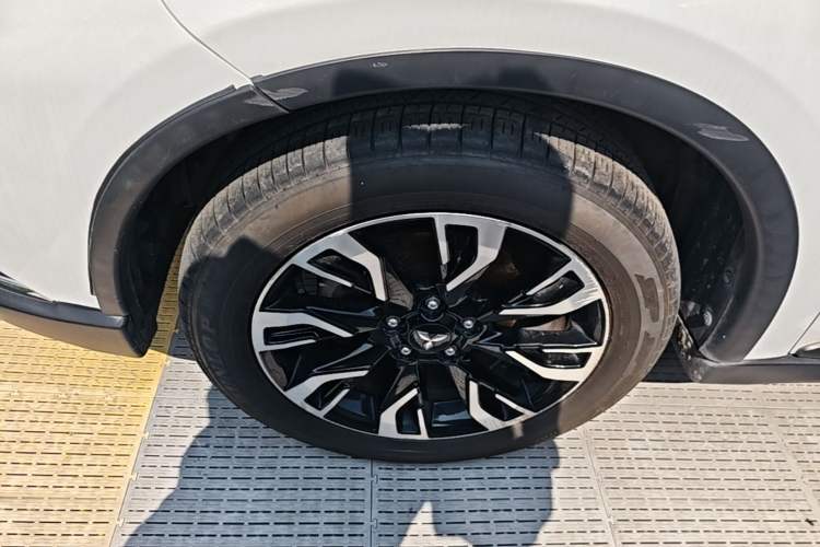 Used Mitsubishi Outlander 2019 2.0L Two-Wheel Drive Comfort Edition 5 Seats China V Standard Left Front Wheel Hub