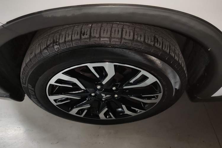 Used Mitsubishi Outlander 2019 2.0L Two-Wheel Drive Comfort Edition 5 Seats China VI Standard Left Front Wheel Hub