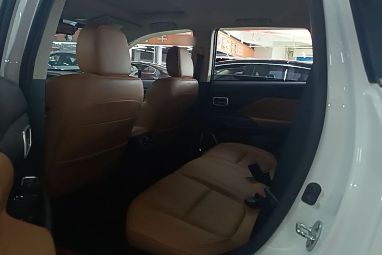 Used Mitsubishi Outlander 2019 2.4L 4x4 Zhi Xiang Edition 5 Seats China V Emission Standard Left Rear Seat