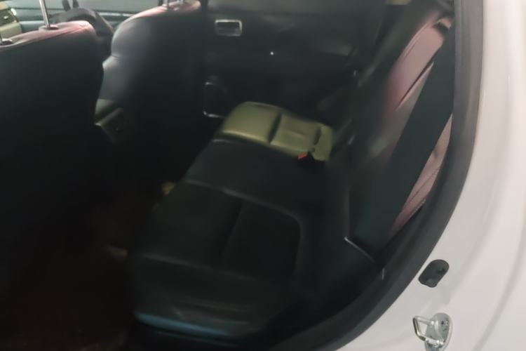 Used Mitsubishi Outlander 2019 2.0L Two-Wheel Drive Comfort Edition 5 Seats China VI Standard Left Rear Seat