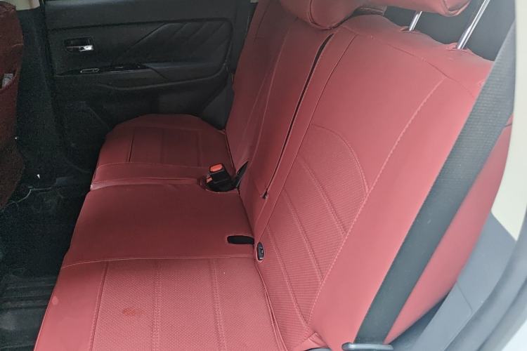 Used Mitsubishi Outlander 2019 2.0L Two-Wheel Drive Comfort Edition 5 Seats China VI Standard Left Rear Seat