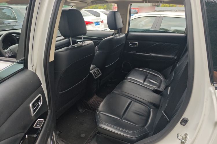 Used Mitsubishi Outlander 2019 2.0L Two-Wheel Drive Comfort Edition 5 Seats China VI Standard Left Rear Seat
