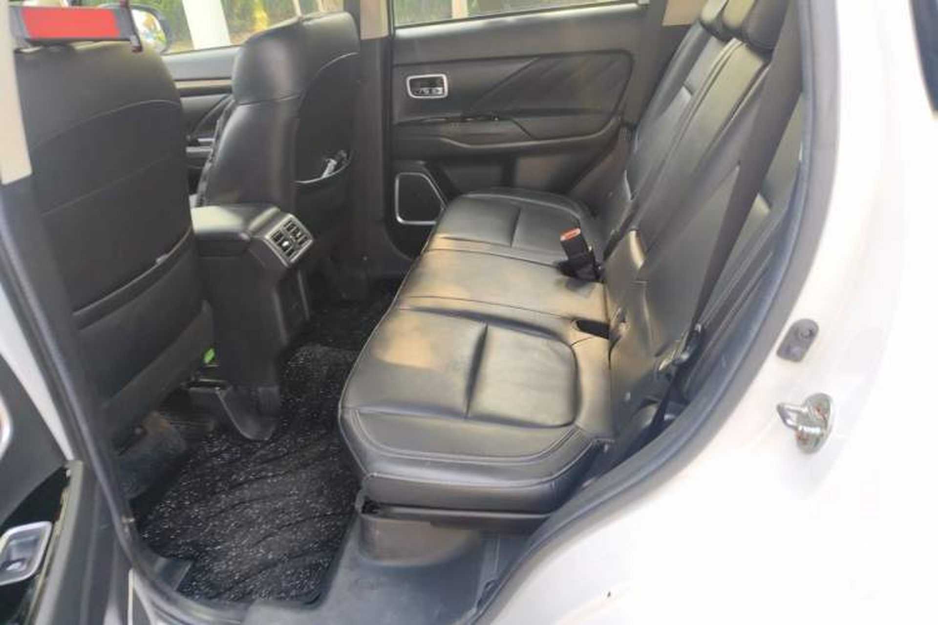 Used Mitsubishi Outlander 2019 2.0L Two-Wheel Drive Comfort Edition 5 Seats China VI Standard Left Rear Seat