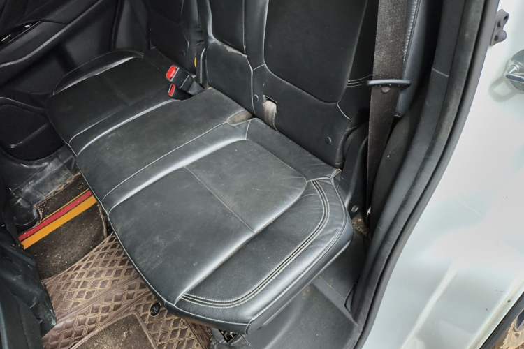 Used Mitsubishi Outlander 2019 2.0L Two-Wheel Drive Comfort Edition 5 Seats China VI Standard Left Rear Seat