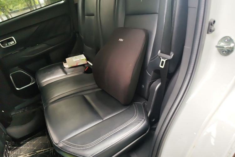 Used Mitsubishi Outlander 2019 2.0L Two-Wheel Drive Comfort Edition 7 Seats China V Emission Standard Left Rear Seat