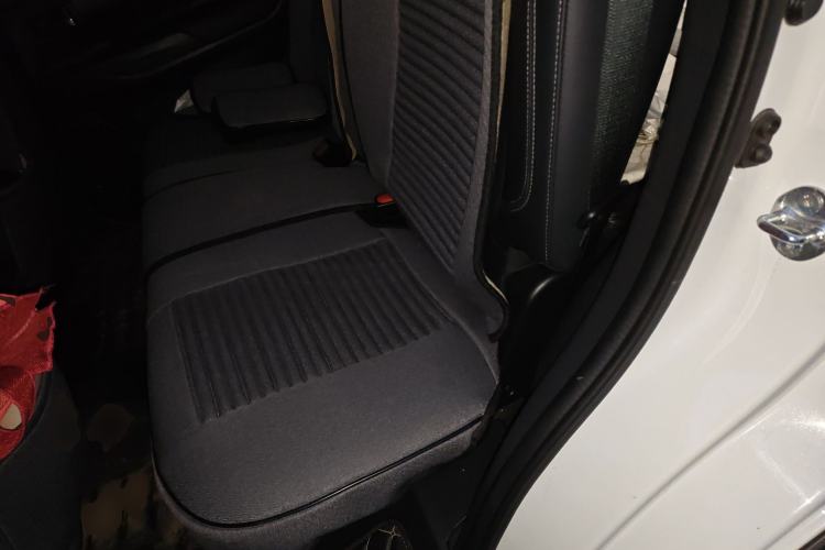 Used Mitsubishi Outlander 2019 2.4L 4x4 Zhi Xiang Edition 5 Seats China VI Standard Left Rear Seat