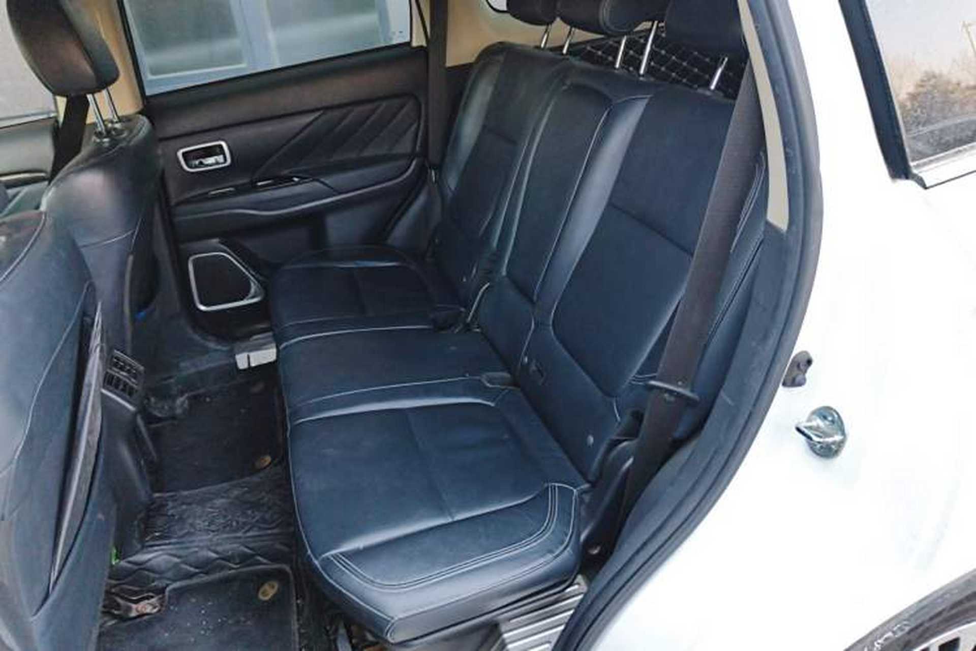 Used Mitsubishi Outlander 2019 2.4L 4x4 Zhi Xiang Edition 5 Seats China V Emission Standard Left Rear Seat