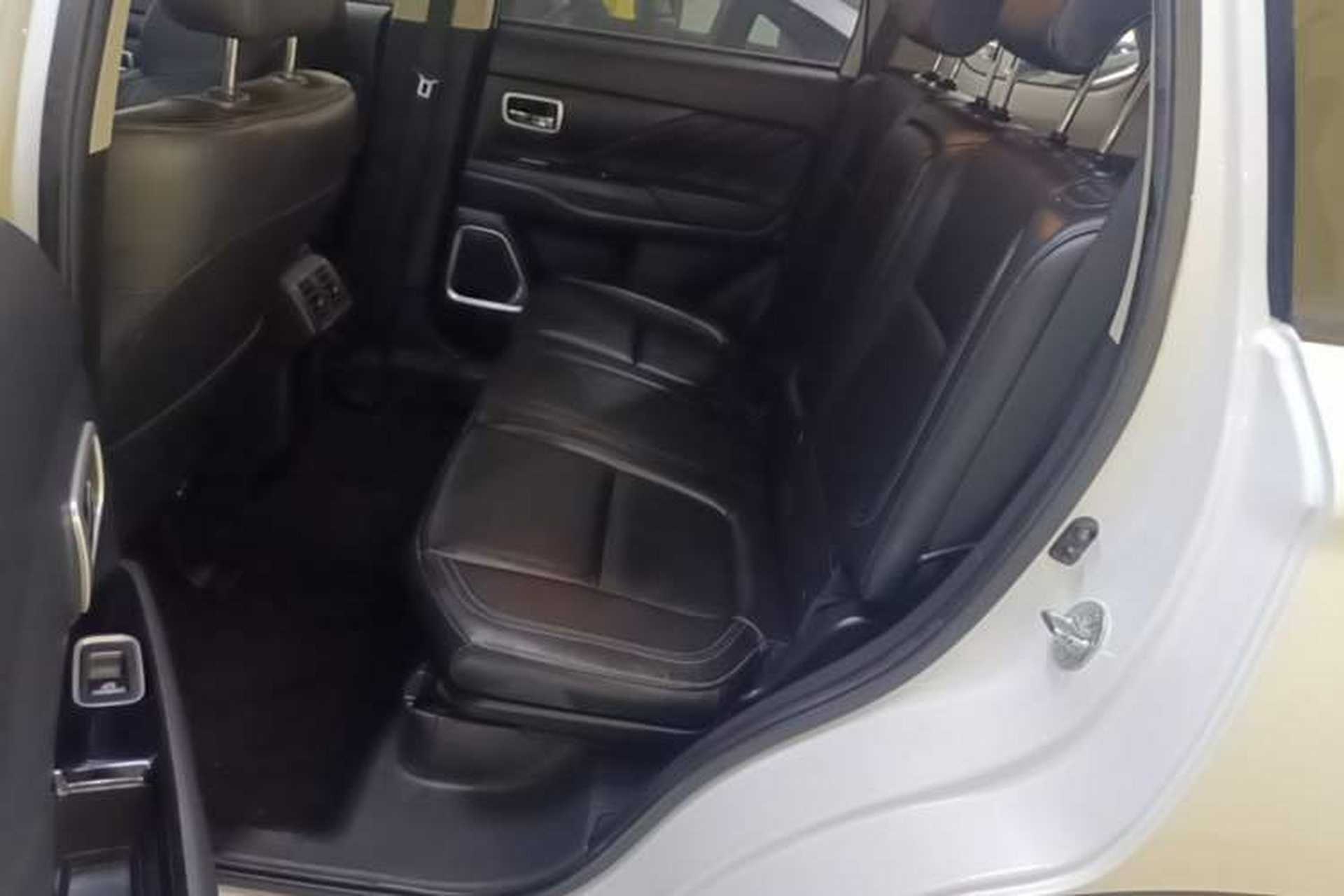 Used Mitsubishi Outlander 2019 2.0L Two-Wheel Drive Comfort Edition 5 Seats China VI Standard Left Rear Seat