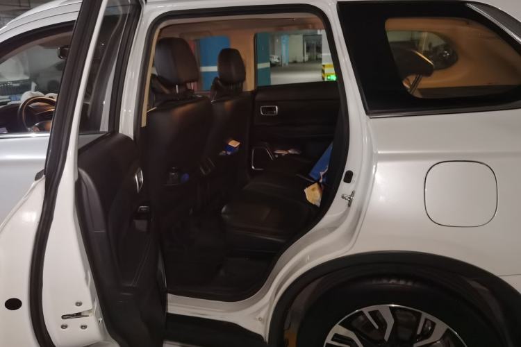 Used Mitsubishi Outlander 2019 2.4L 4x4 Zhi Xiang Edition 5 Seats China V Emission Standard Left Rear Seat