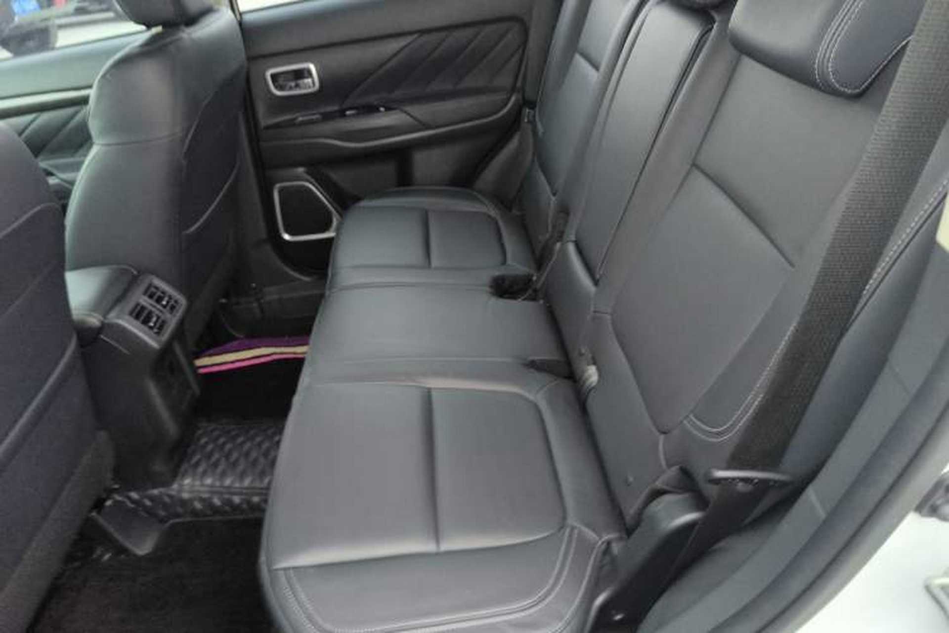 Used Mitsubishi Outlander 2019 2.0L Two-Wheel Drive Comfort Edition 5 Seats China VI Standard Left Rear Seat