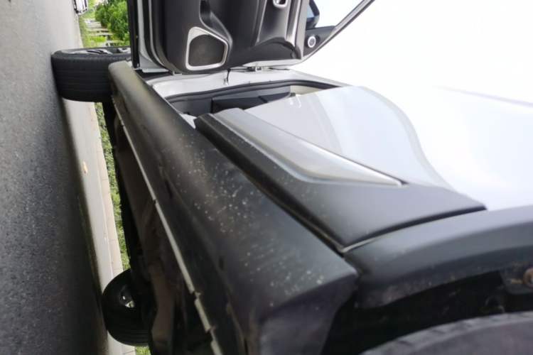 Used Mitsubishi Outlander 2019 2.4L 4x4 Zhi Xiang Edition 7 Seats China VI Standard Left Side Sill