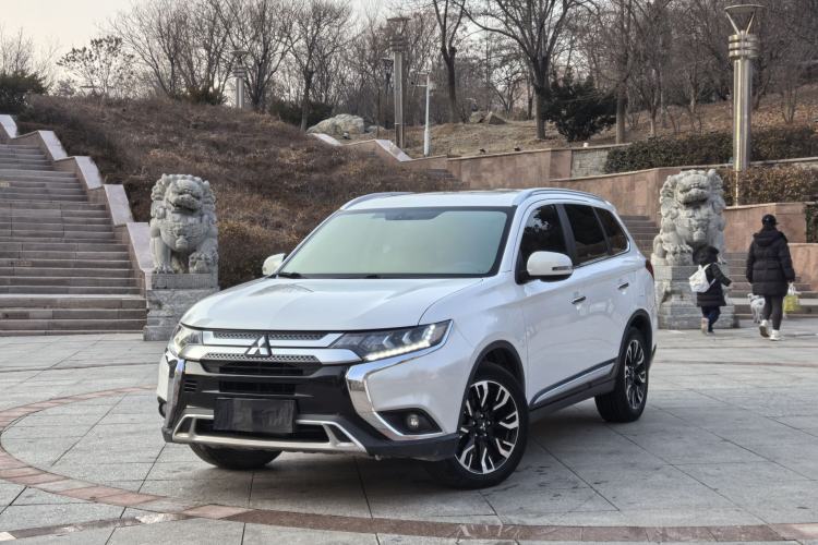 Used Mitsubishi Outlander 2019 2.4L 4x4 Zhi Xiang Edition 5 Seats China VI Standard Guazi used car, China used car export, Used car for sale, Used  cars, Cheapest cars for sale