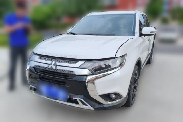 Used Mitsubishi Outlander 2019 2.4L 4x4 Zhi Xiang Edition 5 Seats China V Emission Standard