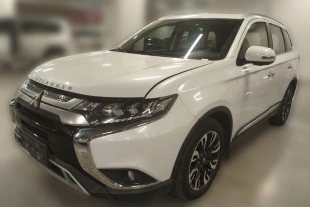 Used Mitsubishi Outlander 2019 2.4L 4x4 Zhi Xiang Edition 7 Seats China VI Standard