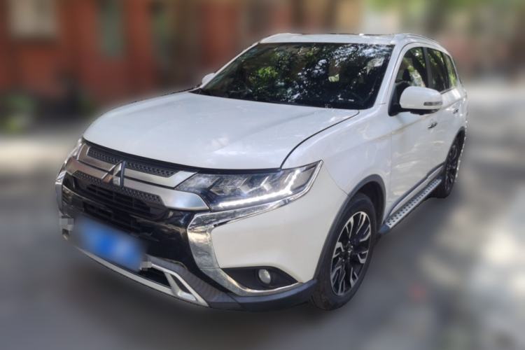 Used Mitsubishi Outlander 2019 2.4L 4x4 Zhi Xiang Edition 7 Seats China V Emission Standard Guazi used car, China used car export, Used car for sale, Used cars, Cheapest cars for sale