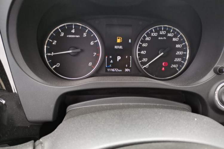 Used Mitsubishi Outlander 2019 2.0L Two-Wheel Drive Comfort Edition 5 Seats China VI Standard Odometer Close Up