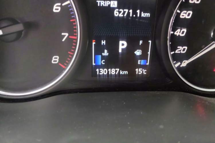 Used Mitsubishi Outlander 2019 2.0L Two-Wheel Drive Comfort Edition 7 Seats China V Emission Standard Odometer Close Up