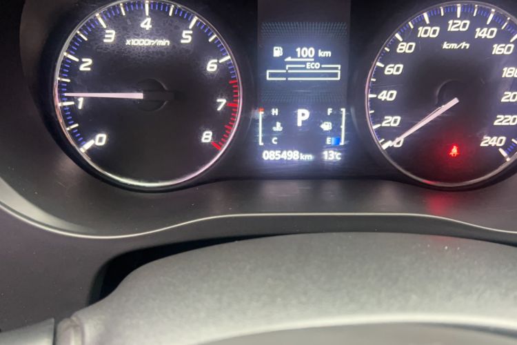Used Mitsubishi Outlander 2019 2.0L Two-Wheel Drive Comfort Edition 5 Seats China VI Standard Odometer Close Up