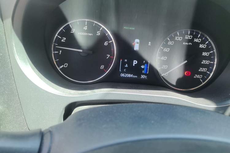 Used Mitsubishi Outlander 2019 2.0L Two-Wheel Drive Comfort Edition 5 Seats China V Standard Odometer Close Up