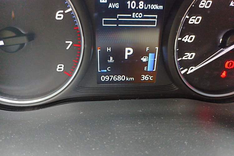 Used Mitsubishi Outlander 2019 2.4L 4x4 Zhi Xiang Edition 7 Seats China VI Standard Odometer Close Up