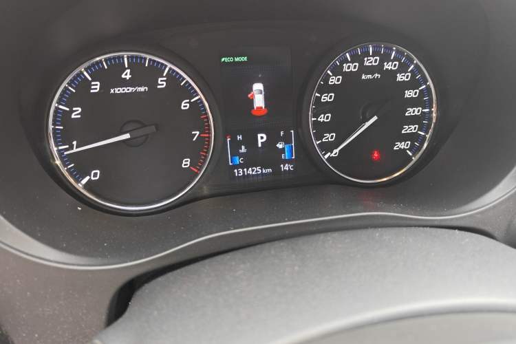 Used Mitsubishi Outlander 2019 2.0L Two-Wheel Drive Comfort Edition 5 Seats China V Standard Odometer Close Up