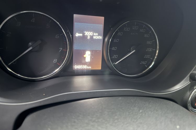 Used Mitsubishi Outlander 2019 2.0L Two-Wheel Drive Comfort Edition 5 Seats China V Standard Odometer Close Up