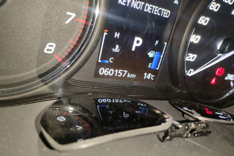 Used Mitsubishi Outlander 2019 2.0L Two-Wheel Drive Comfort Edition 5 Seats China VI Standard Odometer Close Up