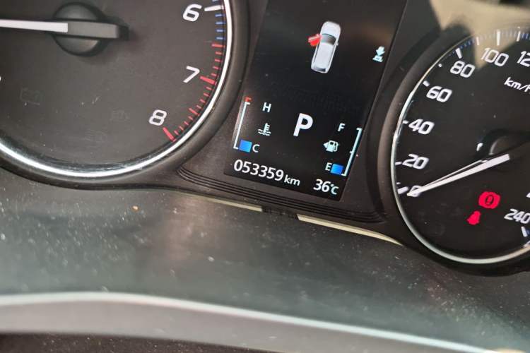 Used Mitsubishi Outlander 2019 2.0L Two-Wheel Drive Comfort Edition 5 Seats China V Standard Odometer Close Up