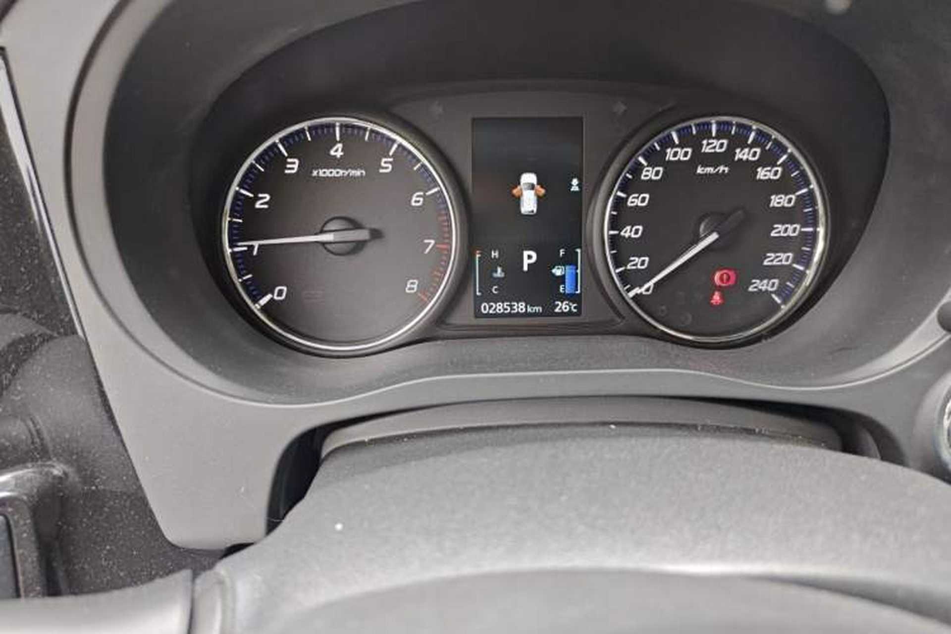 Used Mitsubishi Outlander 2019 2.0L Two-Wheel Drive Comfort Edition 5 Seats China VI Standard Odometer Close Up