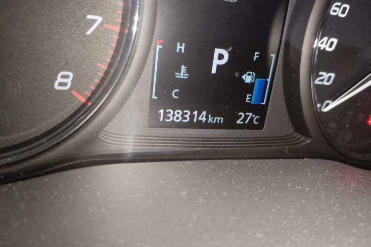 Used Mitsubishi Outlander 2019 2.4L 4x4 Zhi Xiang Edition 5 Seats China V Emission Standard Odometer Close Up