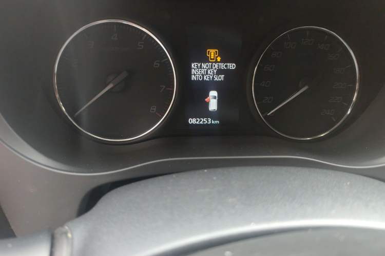 Used Mitsubishi Outlander 2019 2.4L 4x4 Zhi Xiang Edition 7 Seats China VI Standard Odometer Close Up