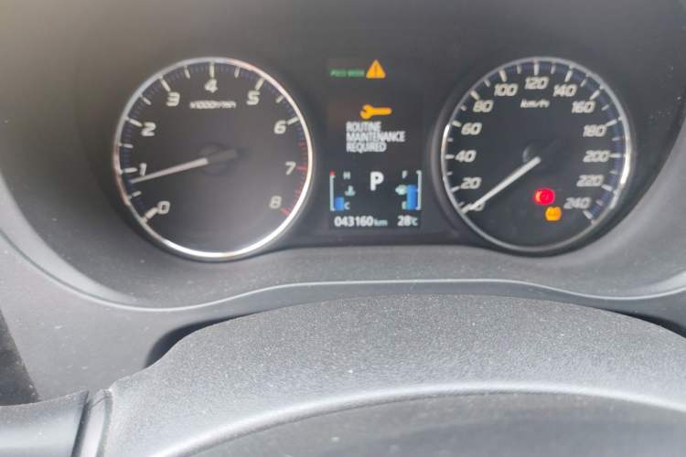 Used Mitsubishi Outlander 2019 2.0L Two-Wheel Drive Comfort Edition 5 Seats China V Standard Odometer Close Up