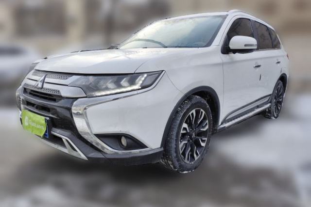 Used Mitsubishi Outlander 2019 2.4L 4x4 Zhi Xiang Edition 5 Seats China VI Standard