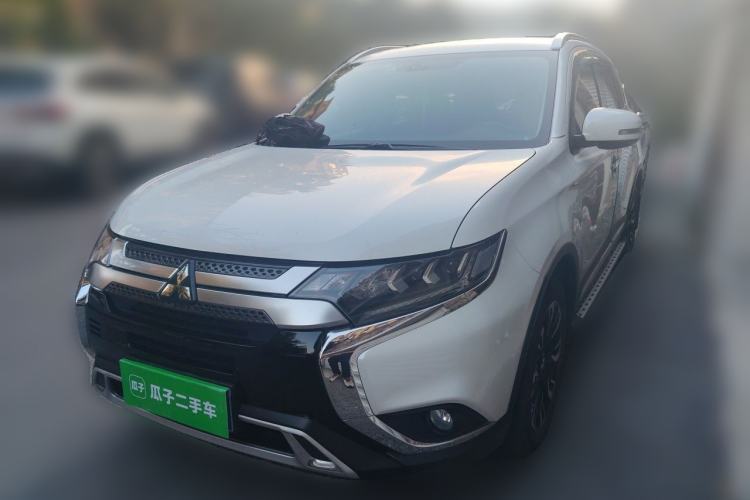 Used Mitsubishi Outlander 2019 2.4L 4x4 Zhi Xiang Edition 5 Seats China V Emission Standard Guazi used car, China used car export, Used car for sale, Used  cars, Cheapest cars for sale