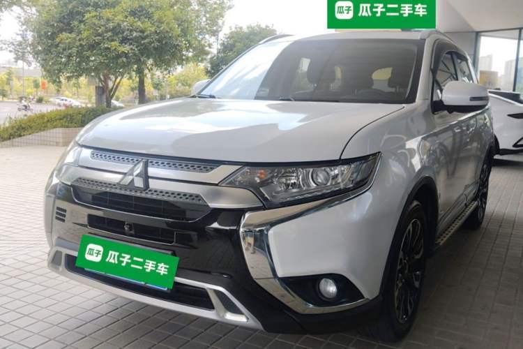 Used Mitsubishi Outlander 2019 2.0L Two-Wheel Drive Comfort Edition 5 Seats China VI Standard Guazi used car, China used car export, Used car for sale, Used cars, Cheapest cars for sale