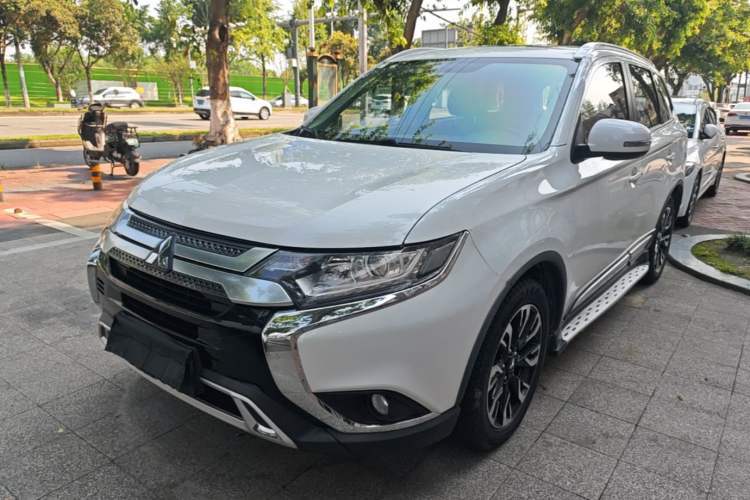 Mitsubishi Outlander 2019 2.0L Two-Wheel Drive Comfort Edition 7 Seats China V Emission Standard usado Guazi used car, China used car export, Used car for sale, Used cars, Cheapest cars for sale